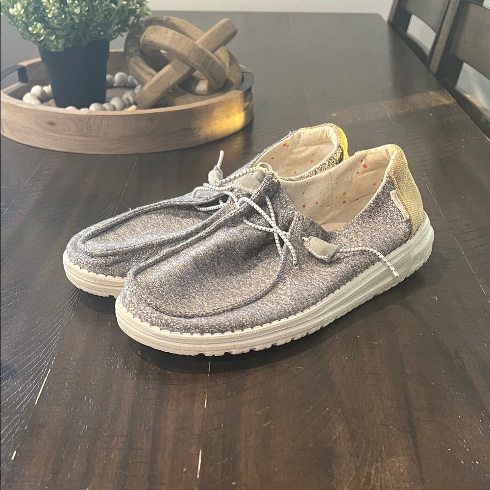 Hey Dude Wendy Gray Cream Women’s Shoes Size 8